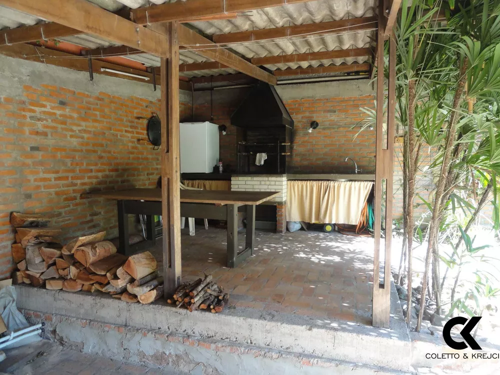 Casa, 5 quartos, 237 m² - Foto 2