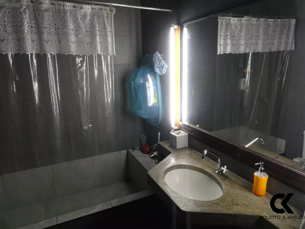 Casa, 5 quartos, 237 m² - Foto 3