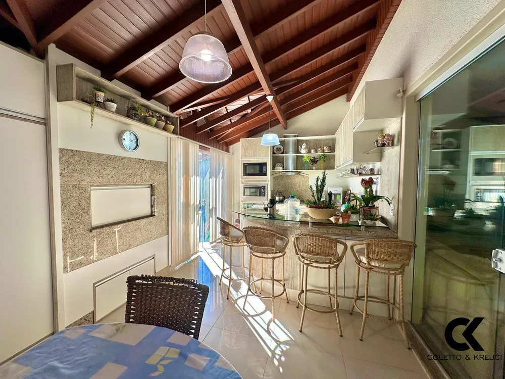 Casa, 3 quartos, 228 m² - Foto 3