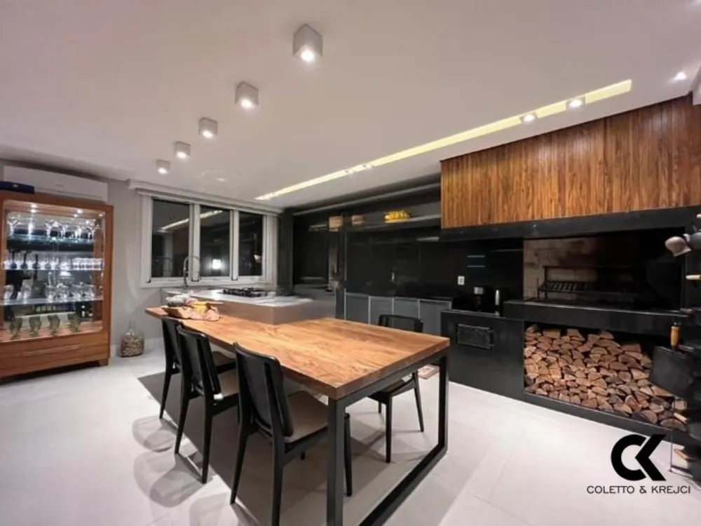 Casa, 3 quartos, 325 m² - Foto 1