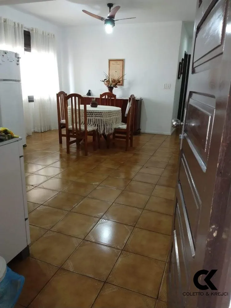 Casa, 3 quartos, 205 m² - Foto 1
