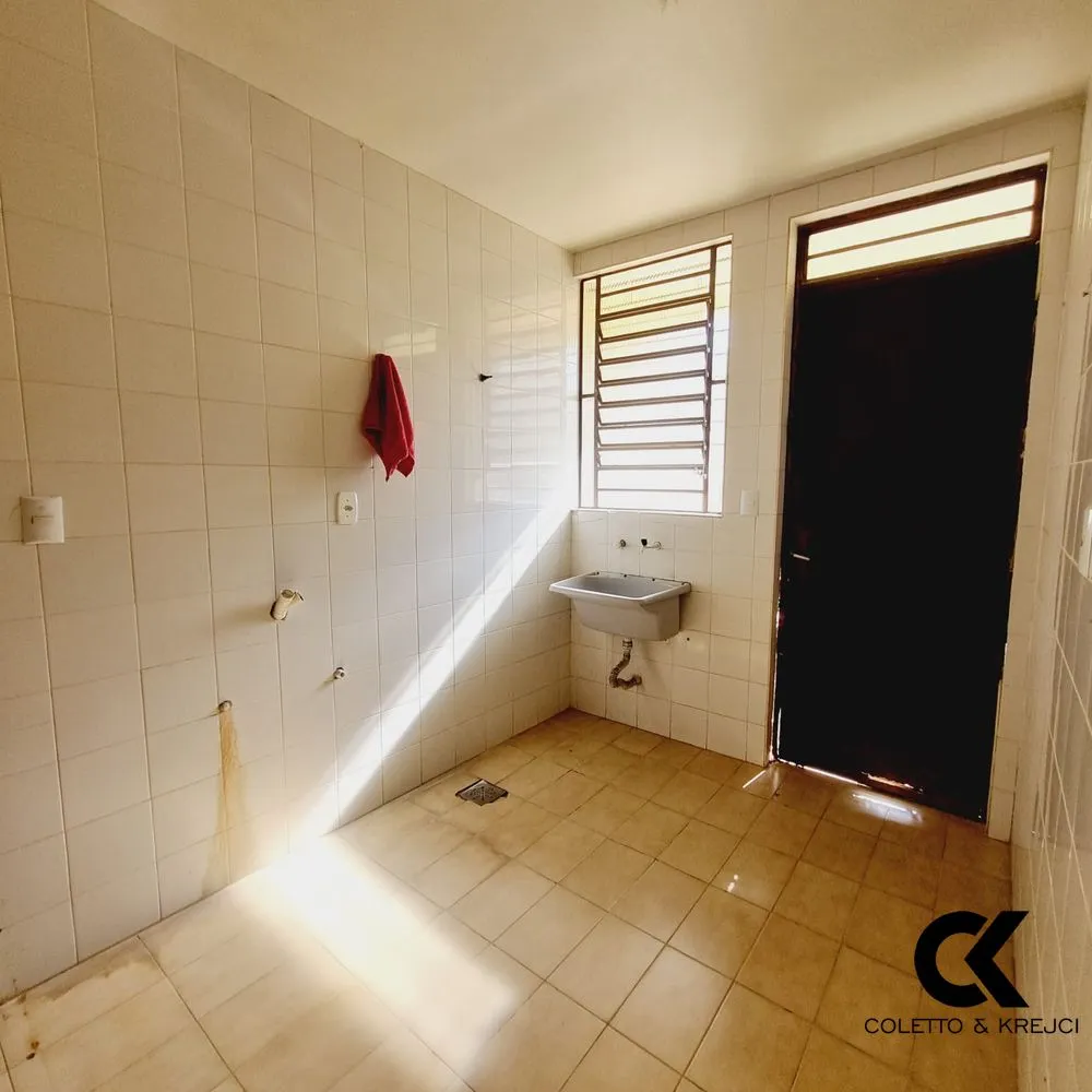 Casa, 6 quartos, 388 m² - Foto 3