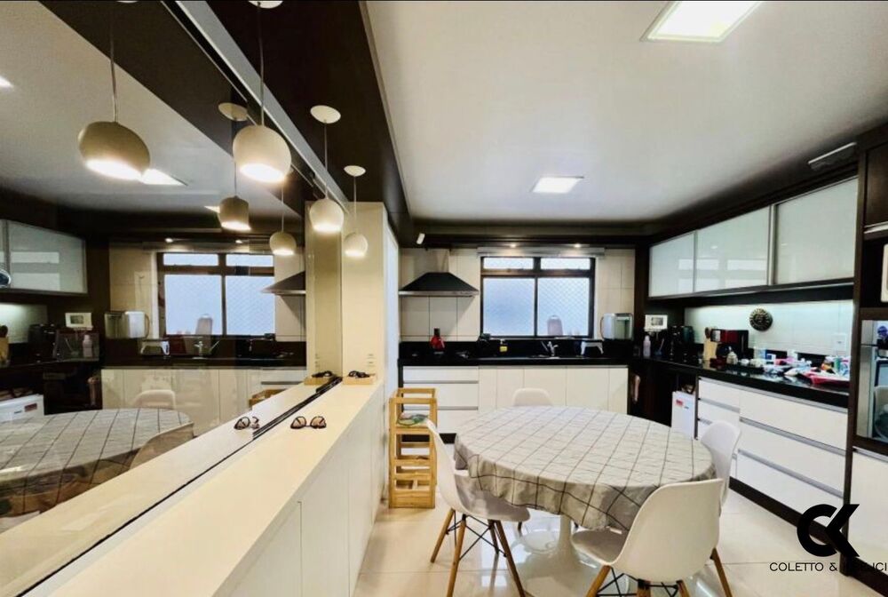 Apartamento à venda com 3 quartos, 200m² - Foto 5