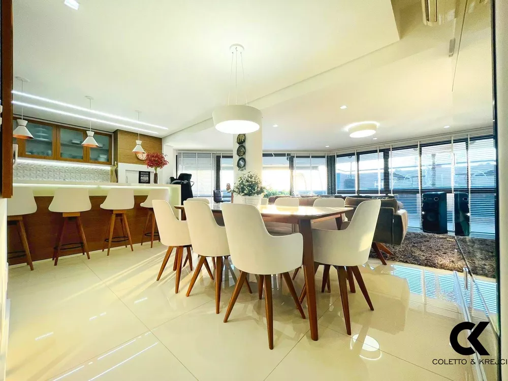 Cobertura, 3 quartos, 331 m² - Foto 1