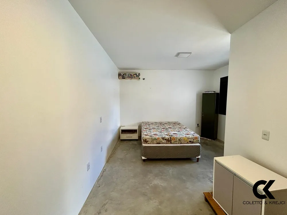 Casa, 3 quartos, 224 m² - Foto 2