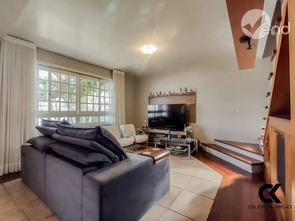 Casa, 3 quartos, 263 m² - Foto 1