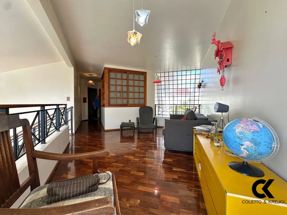Casa, 3 quartos, 284 m² - Foto 2