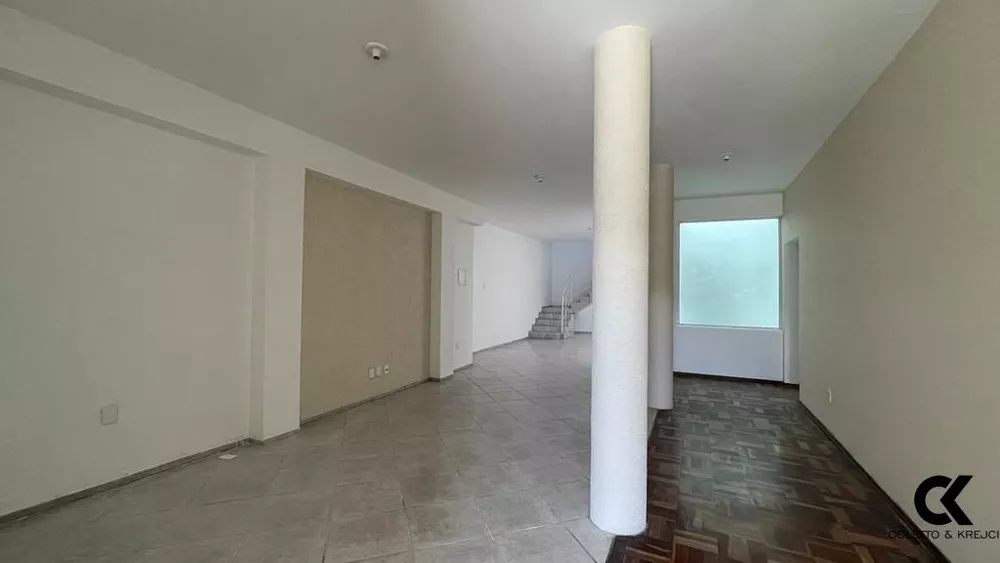 Casa, 3 quartos, 298 m² - Foto 2