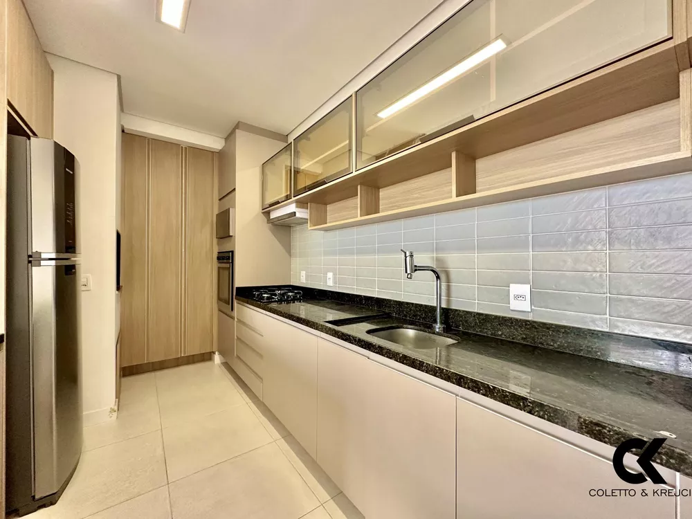 Apartamento à venda com 2 quartos, 65m² - Foto 3