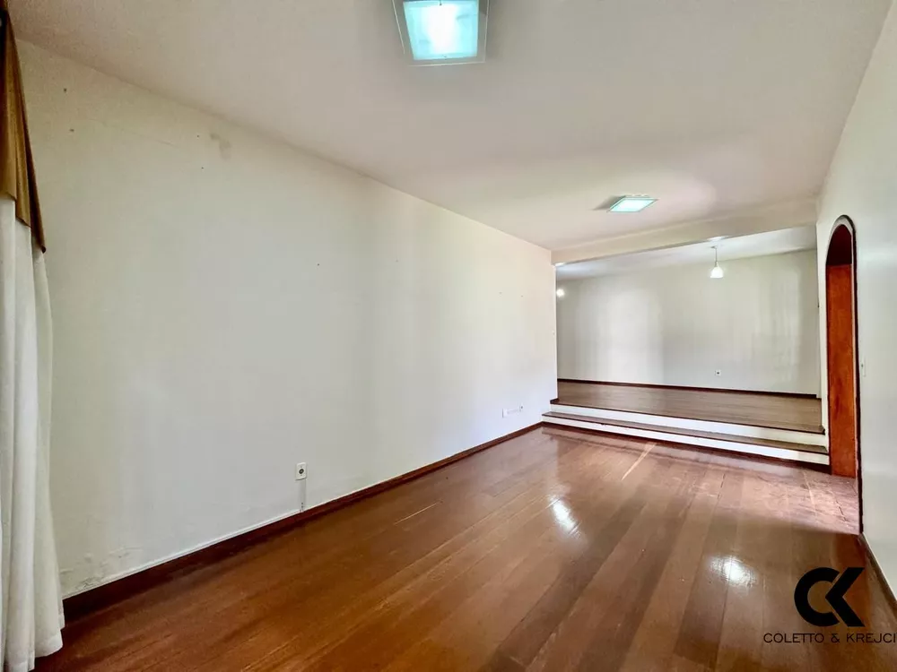 Casa à venda com 2 quartos, 268m² - Foto 4