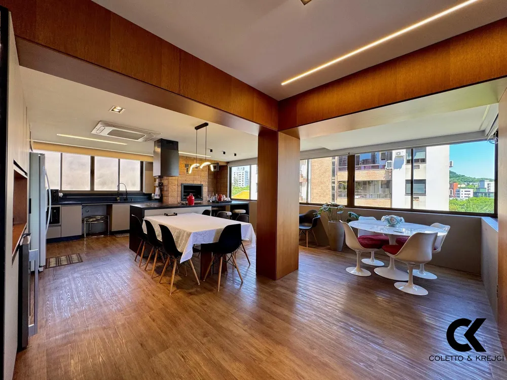 Apartamento, 4 quartos, 198 m² - Foto 1