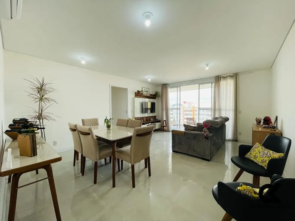 Apartamento, 3 quartos, 131 m² - Foto 2