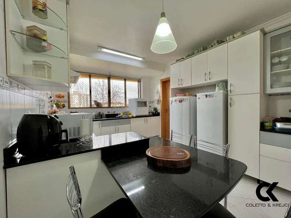 Apartamento, 4 quartos, 202 m² - Foto 1