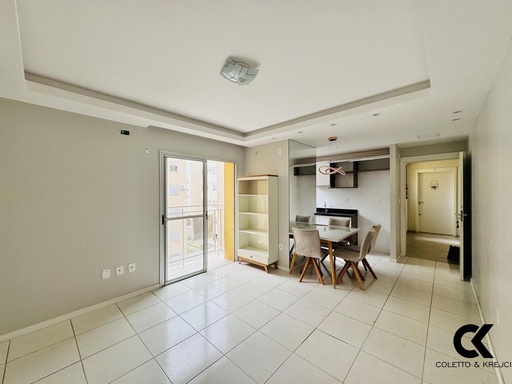 Apartamento à venda com 3 quartos, 60m² - Foto 2