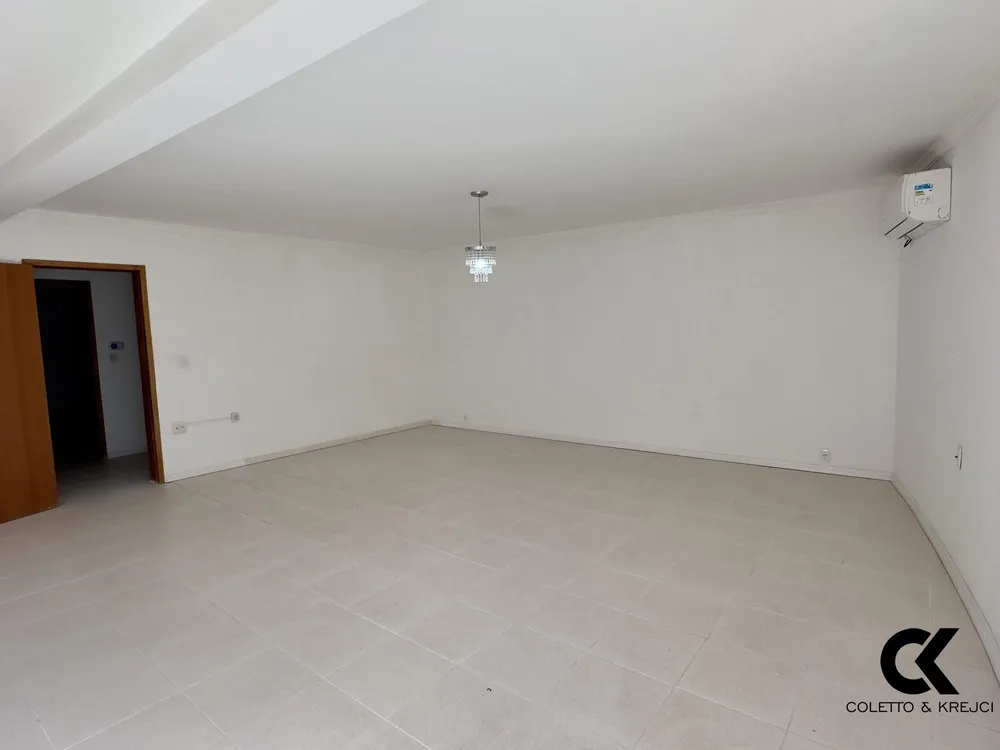 Casa, 3 quartos, 550 m² - Foto 2
