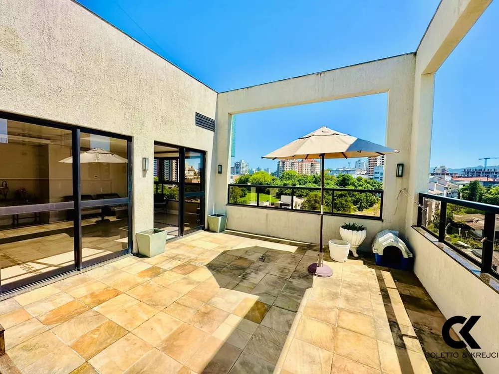 Cobertura, 3 quartos, 214 m² - Foto 2