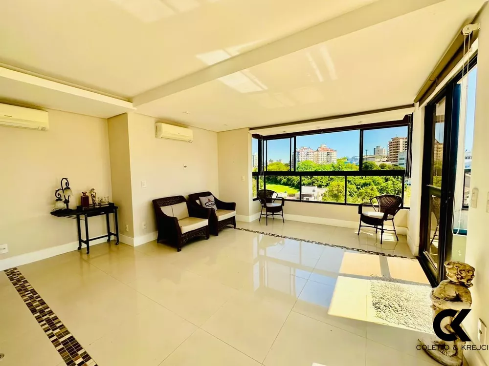 Cobertura, 3 quartos, 214 m² - Foto 1