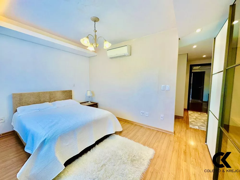 Cobertura, 3 quartos, 214 m² - Foto 4