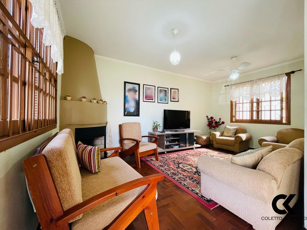 Casa, 3 quartos, 231 m² - Foto 2