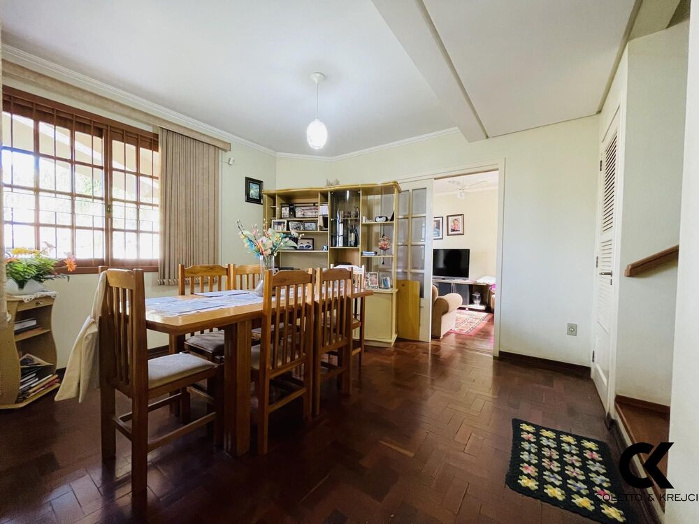 Casa, 3 quartos, 231 m² - Foto 4