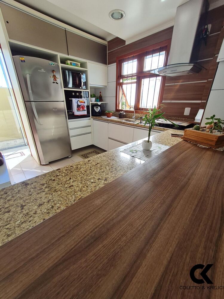 Casa, 3 quartos, 223 m² - Foto 1