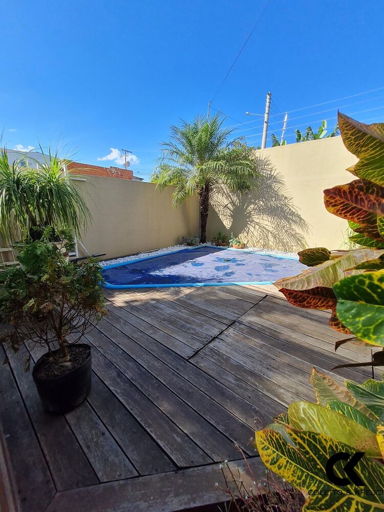 Casa, 3 quartos, 223 m² - Foto 2