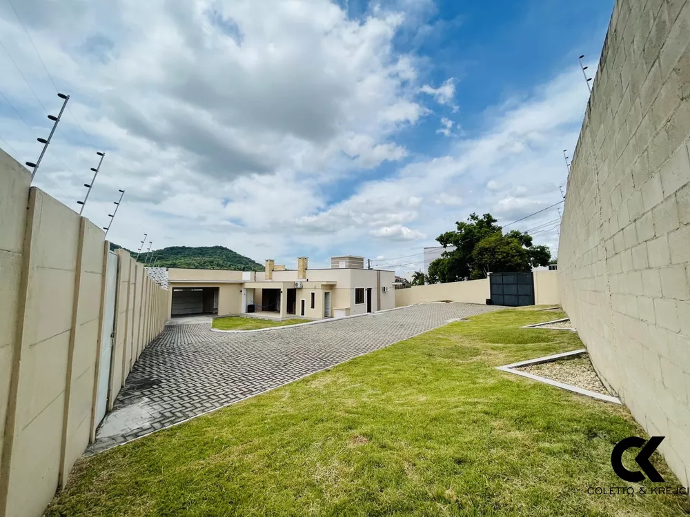 Casa, 3 quartos, 235 m² - Foto 4