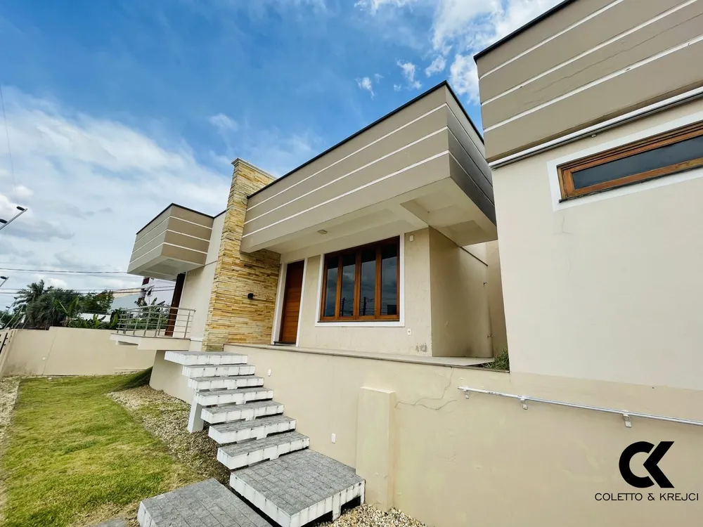 Casa, 3 quartos, 235 m² - Foto 1