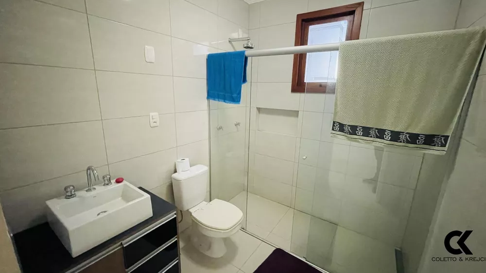 Casa, 3 quartos, 235 m² - Foto 2