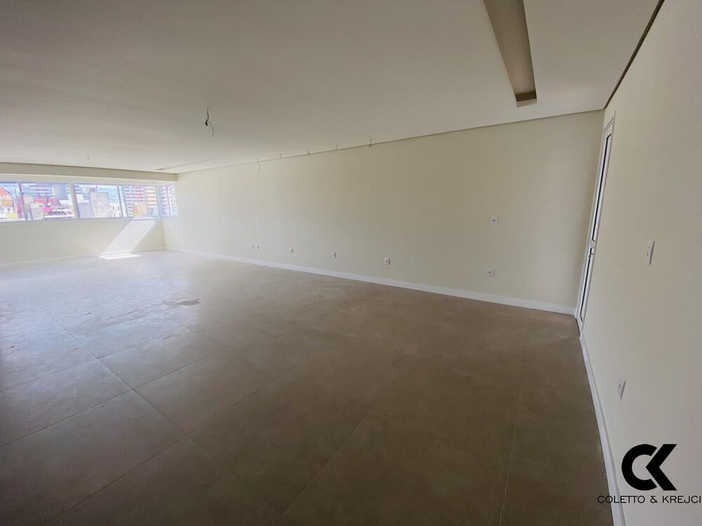 Apartamento, 3 quartos, 211 m² - Foto 2