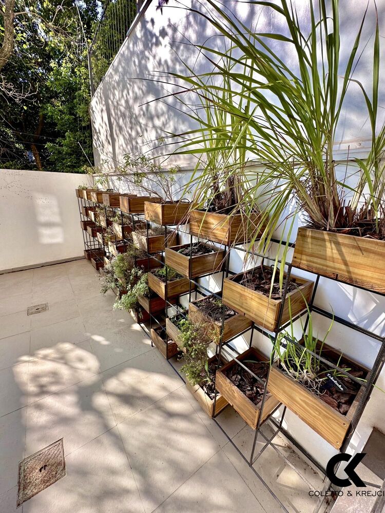 Apartamento à venda com 3 quartos, 152m² - Foto 1