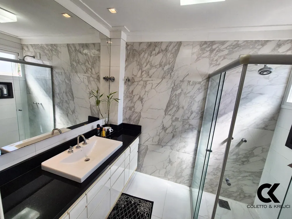 Casa, 3 quartos, 278 m² - Foto 1