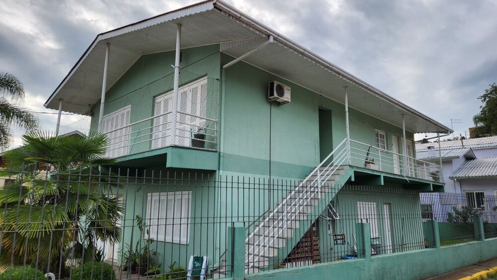 Apartamento à venda com 3 quartos, 136m² - Foto 1