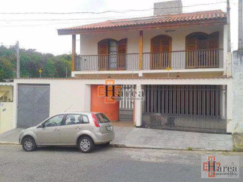 Sobrado à venda com 4 quartos, 384m² - Foto 1