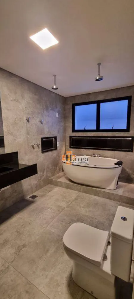 Sobrado, 3 quartos, 326 m² - Foto 1