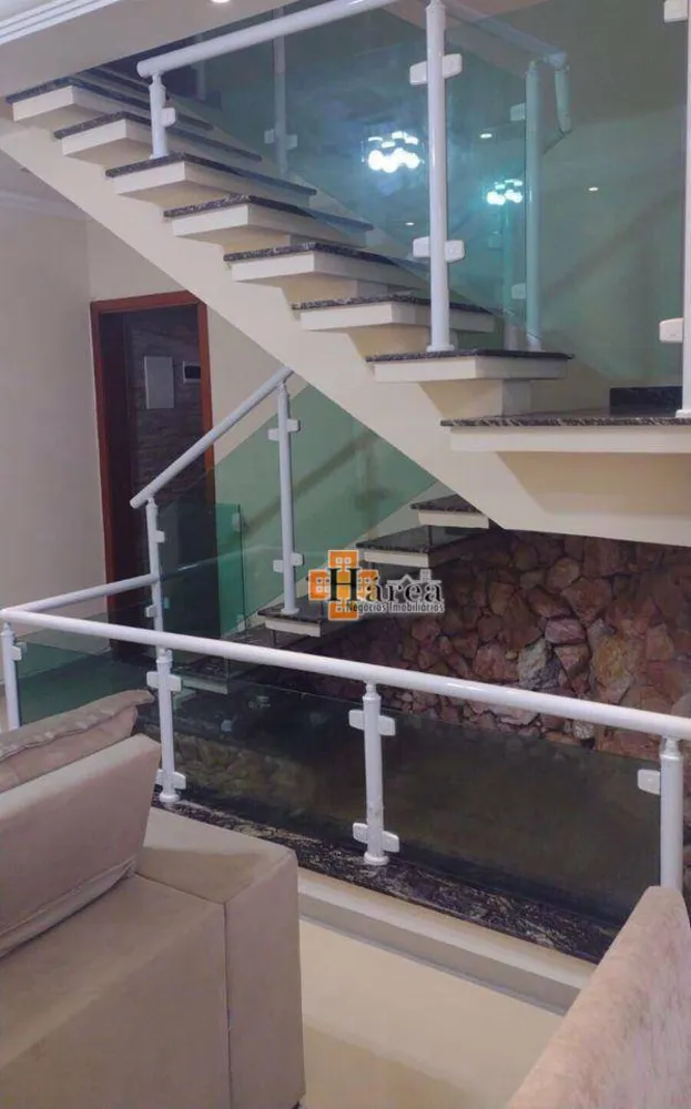 Sobrado, 3 quartos, 338 m² - Foto 1
