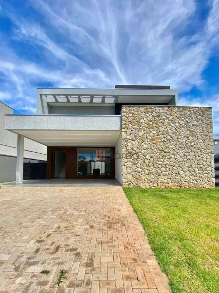 Sobrado, 3 quartos, 287 m² - Foto 1
