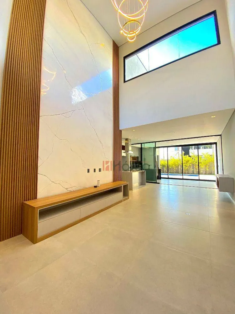 Sobrado, 4 quartos, 312 m² - Foto 1