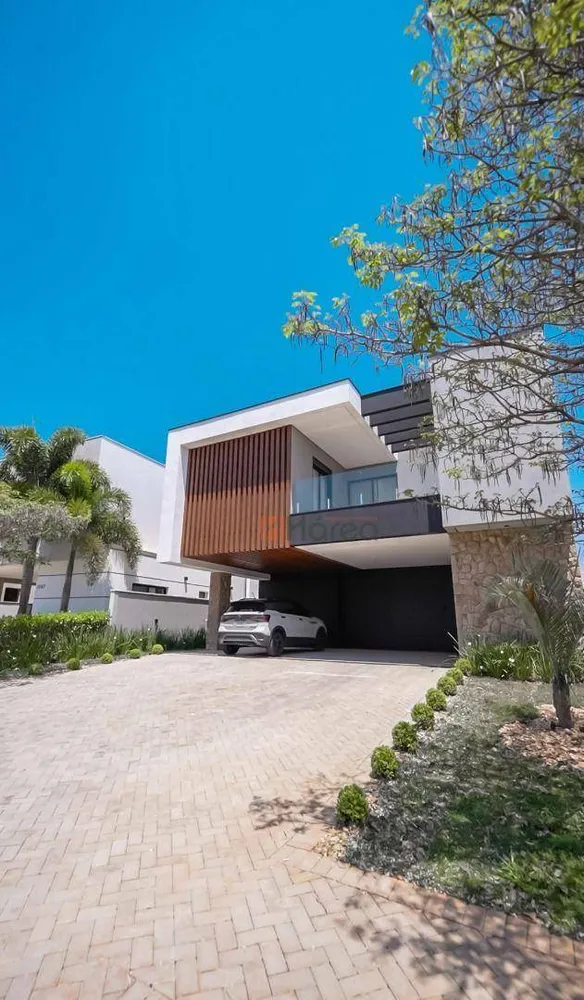 Sobrado, 4 quartos, 363 m² - Foto 1