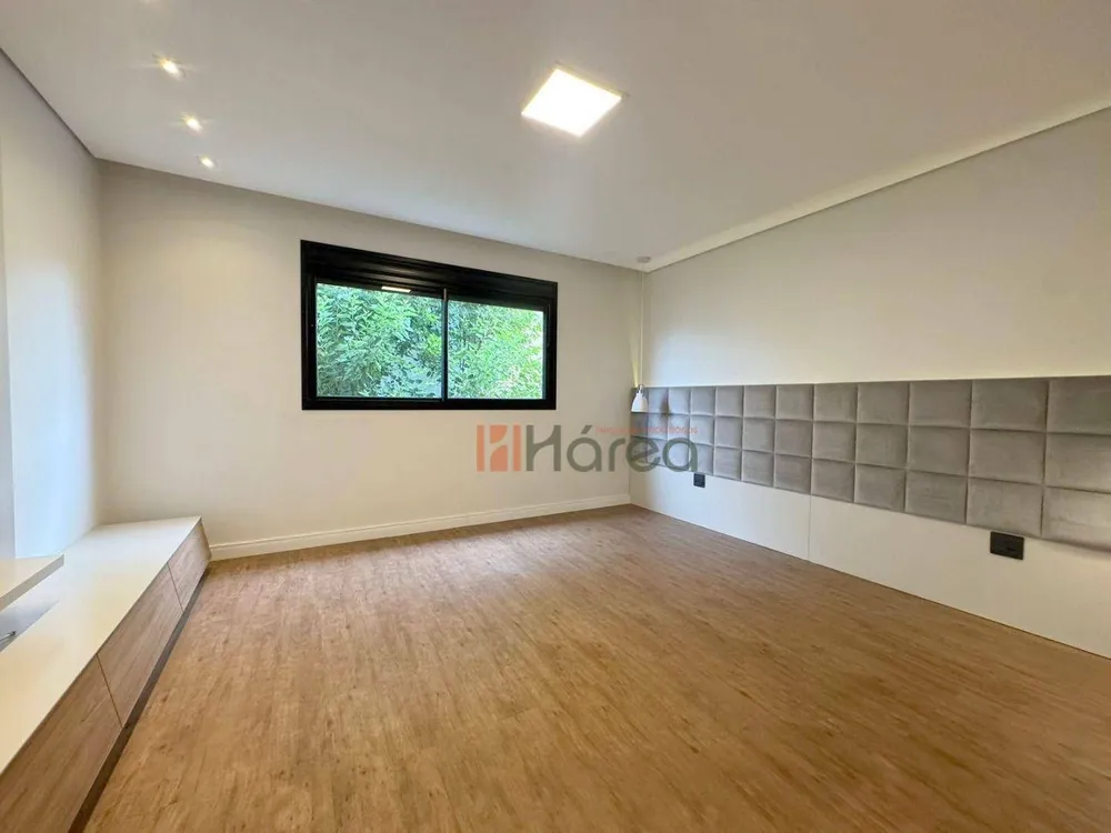 Sobrado, 3 quartos, 295 m² - Foto 1