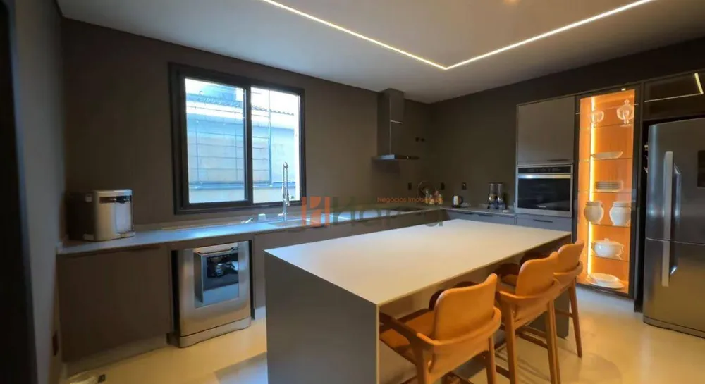 Sobrado, 5 quartos, 602 m² - Foto 8
