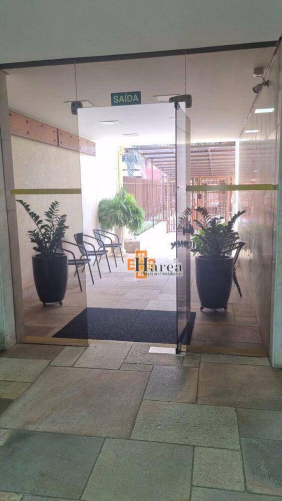 Apartamento à venda com 3 quartos, 121m² - Foto 2