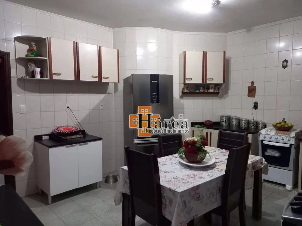Casa, 3 quartos, 243 m² - Foto 2