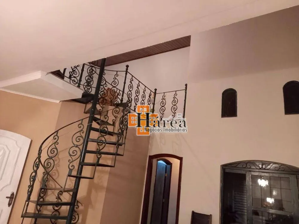 Casa, 3 quartos, 243 m² - Foto 1