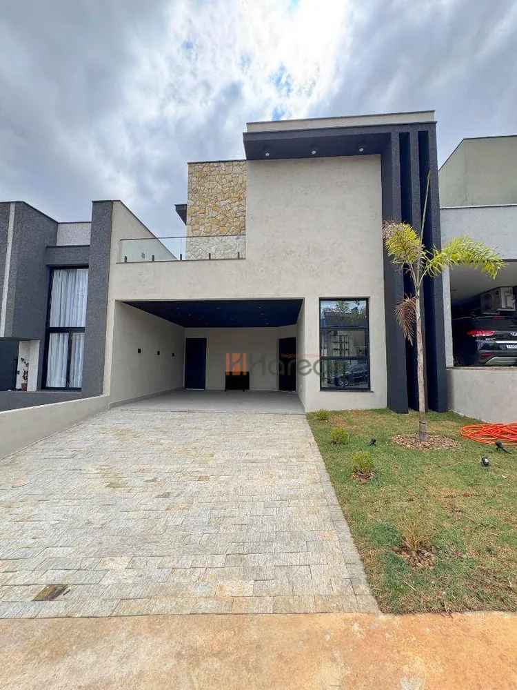 Sobrado, 3 quartos, 208 m² - Foto 1