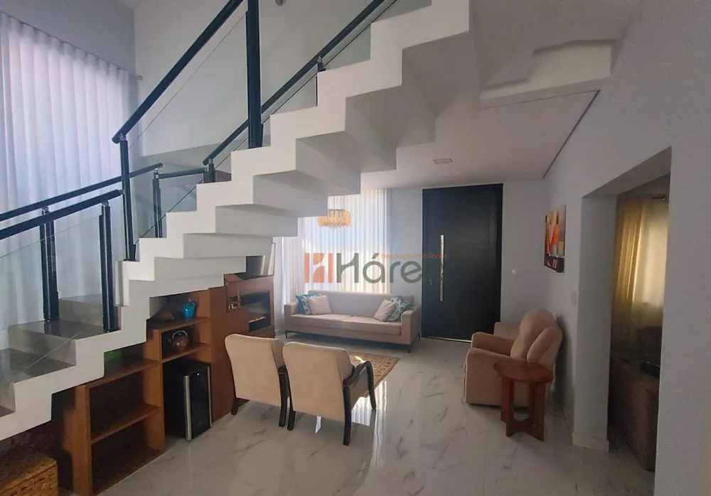 Sobrado, 3 quartos, 259 m² - Foto 1