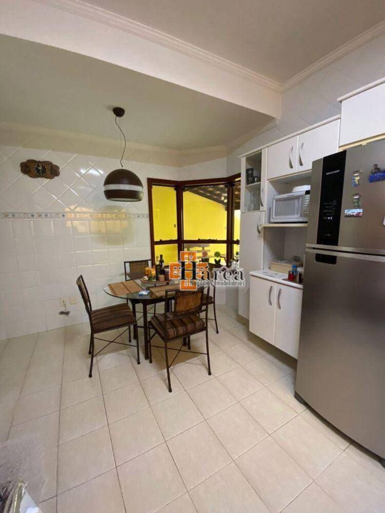 Sobrado, 3 quartos, 276 m² - Foto 2