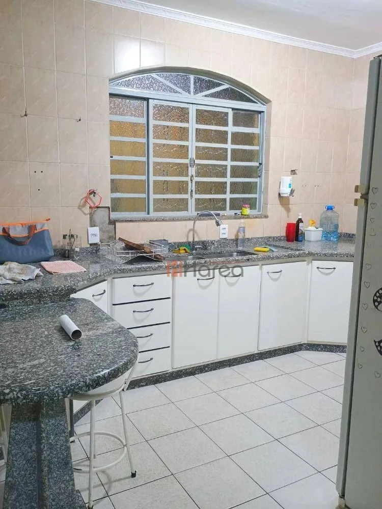 Casa, 3 quartos, 181 m² - Foto 7
