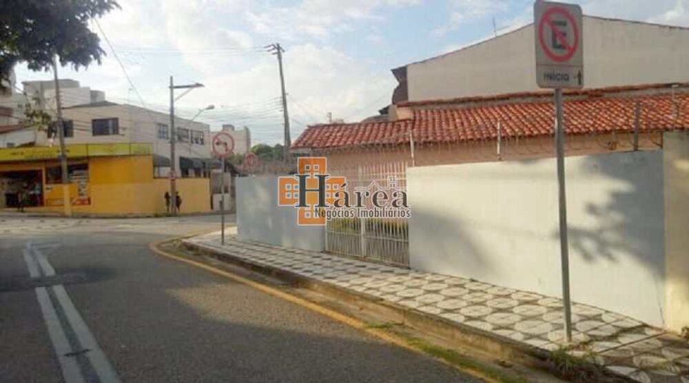 Casa à venda com 3 quartos, 179m² - Foto 1