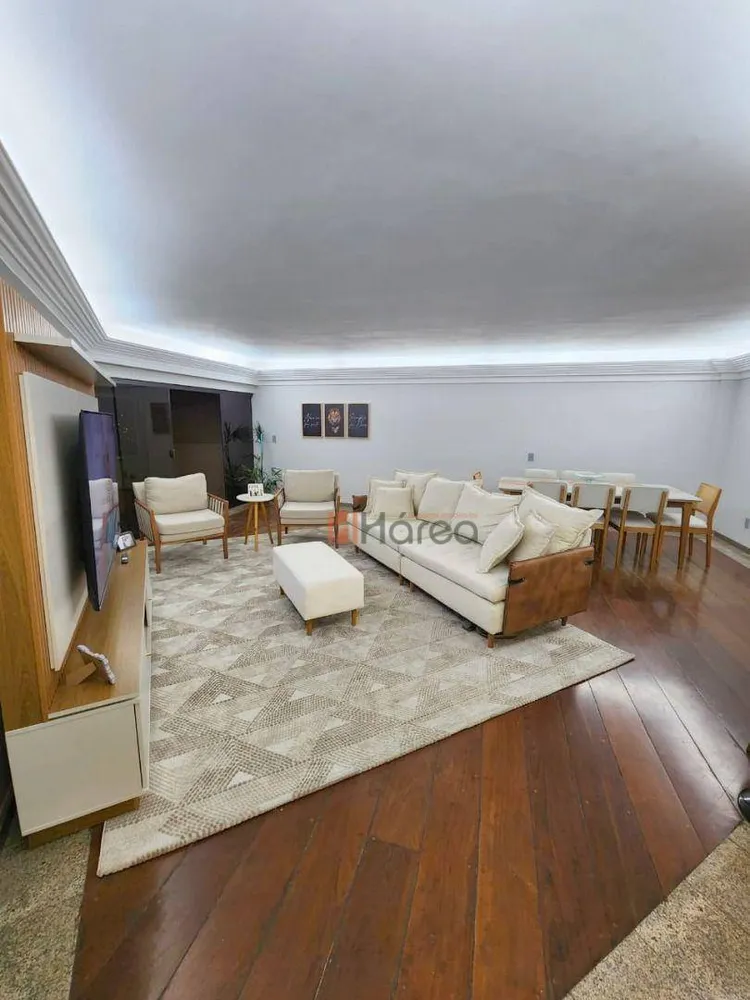Apartamento, 3 quartos, 244 m² - Foto 1